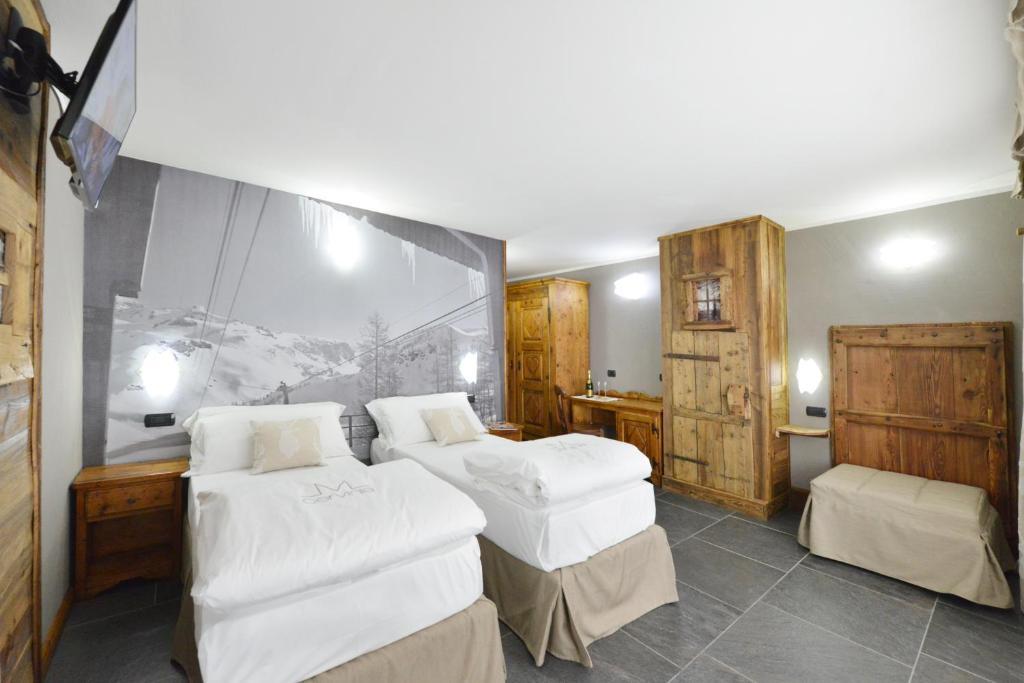 Deluxe Double or Twin Room